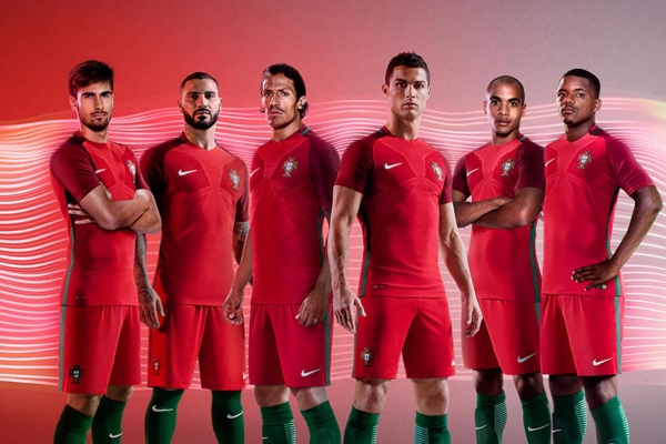 葡萄牙國傢隊在歐洲杯和世界杯上的最佳成績是什麼？