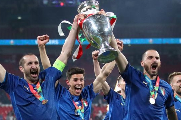 意大利足球队如何在欧洲杯上夺冠？